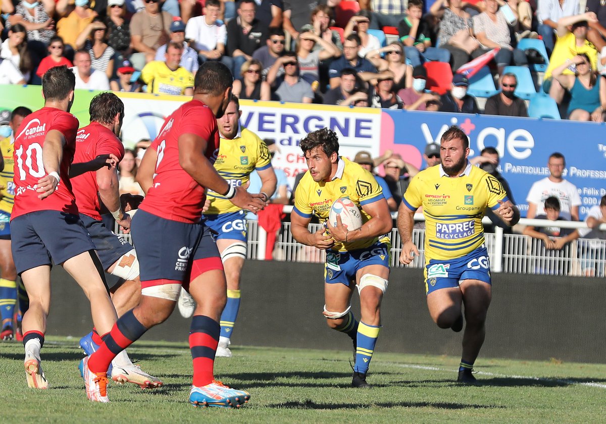 ASMOfficiel's tweet photo. #SAASM Une première victorieuse pour Clermont face à 
Aurillac. 
Auteurs de 4 essais, les hommes de Jono Gibbes démarrent sérieusement leurs matchs de préparation. 
Lire l'article sur le match 👉https://t.co/SnDdcBGDOH https://t.co/c3rbLOKJ0d