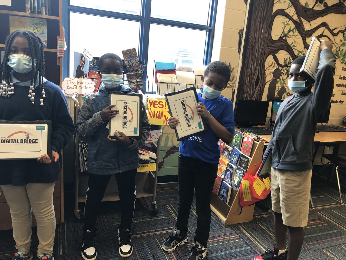 CascadeESMedCtr's tweet photo. Thanks. #apsIT ! We love these new computers at CascadeES ! new technology makes us 😍! We can read online @epic4kids and then log our minutes #Race2Read @zoobeanreads @APSMediaServ @apsupdate https://t.co/AO8HVxHg13