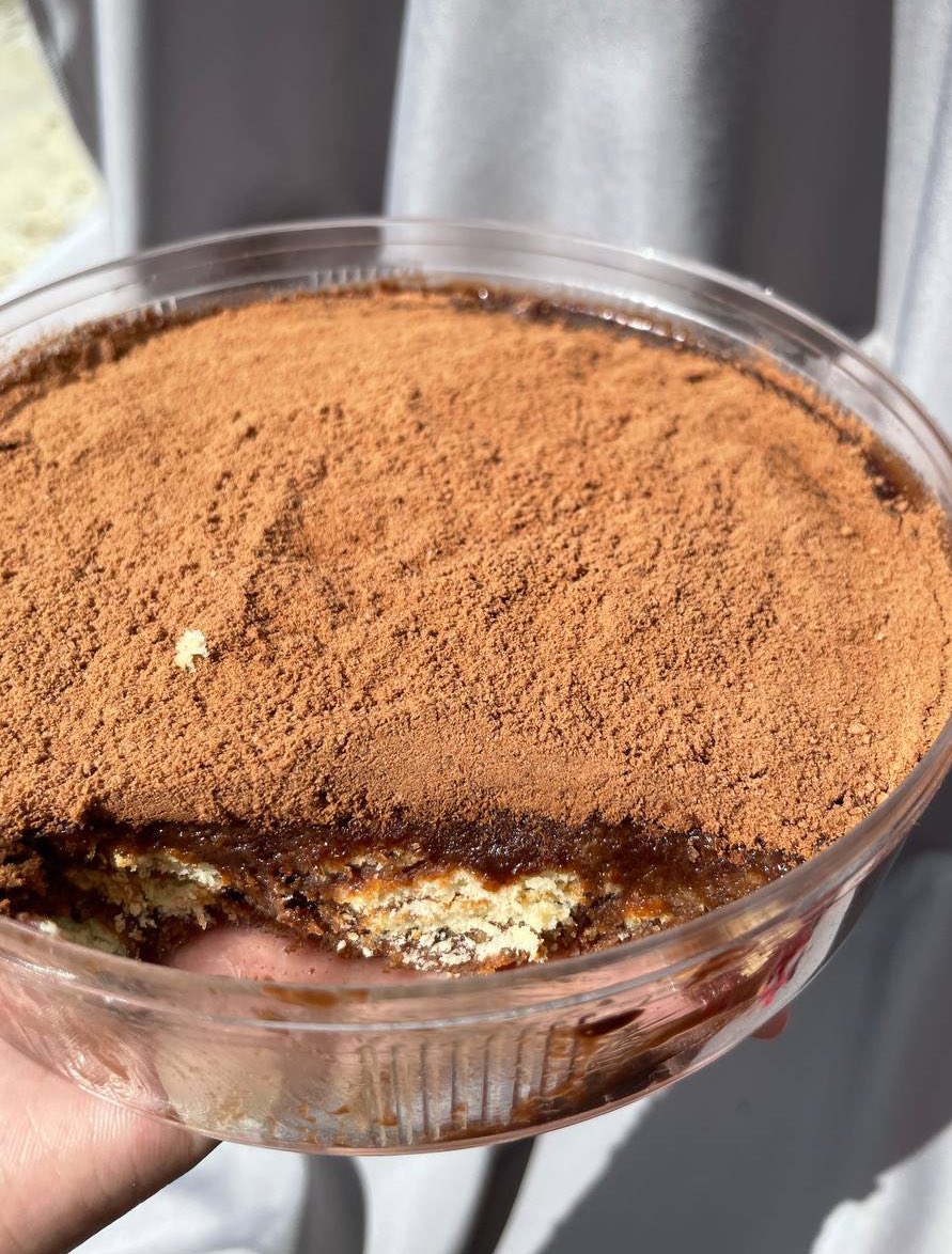 syazatico's tweet photo. Kek batik pun dah boleh pos sekarang tau. tengok ni kek batik ganache &amp; milo sedapnya!

bestnya kalau someone hadiahkan ni time birthday ✨😭 https://t.co/Q8Z5rhUlbD