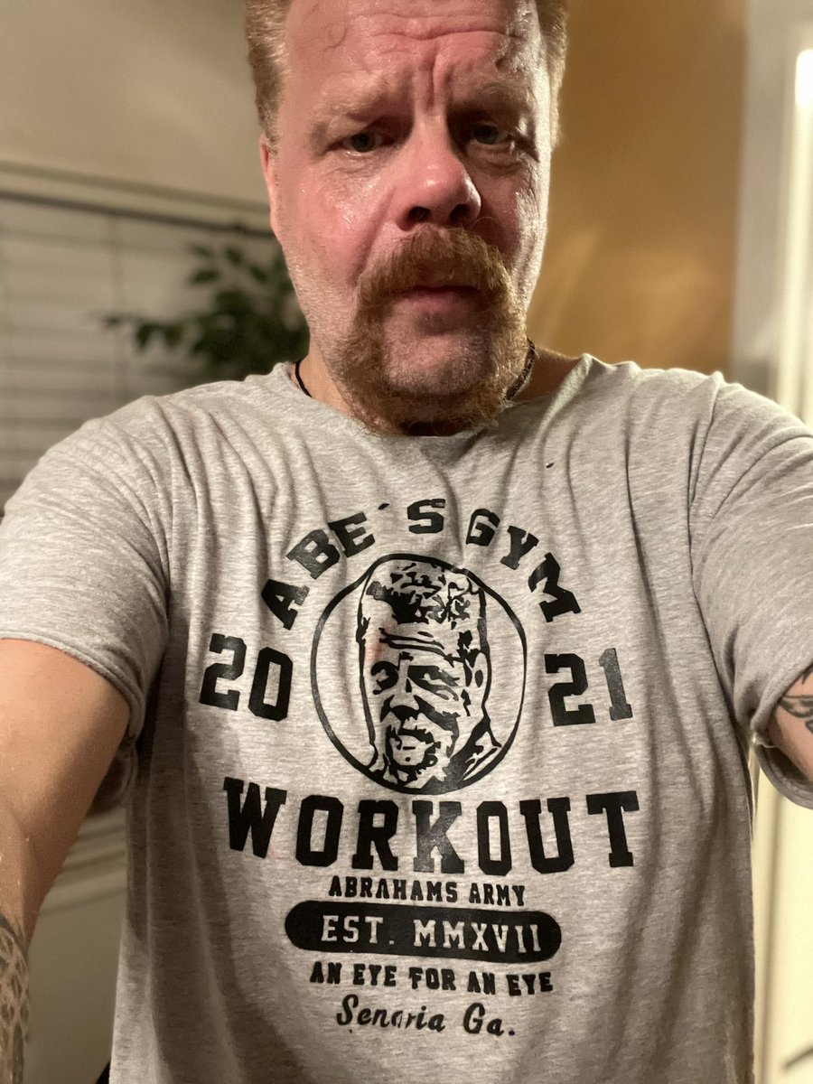 Stay fit and health ☝️👍🤙💪 good Night <a href="/Cudlitz/">Michael Cudlitz</a> <a href="/TWDFamilyy/">The Walking Dead</a>