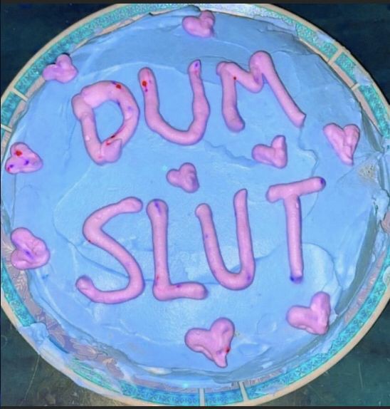 Liiiivie, @shineIikegloss, ¡feliz cumpleaños! A ti también te hice un pastel, porque sé que a Oliver no le gusta compartir. . . ¡Disfrútalo! 🥰