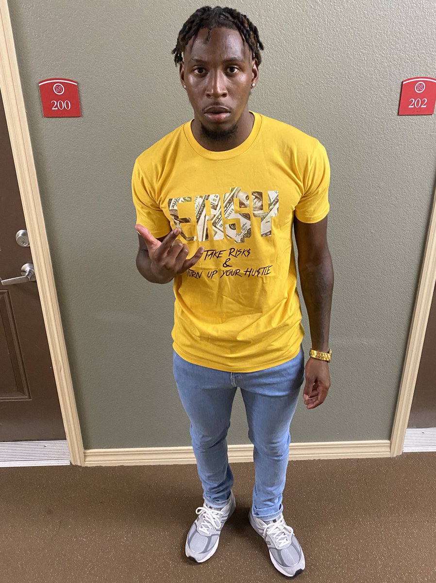 BeeNola12_'s tweet photo. Tryna heal up but n**gha feel like tyreke #ClockBaby 🦅⏰ https://t.co/EgwEHwMxR2