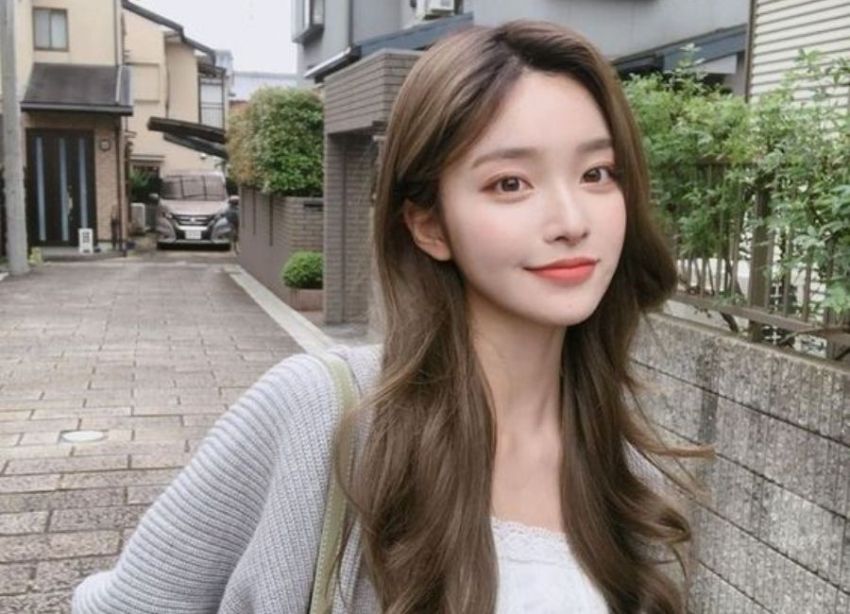 Tại sao tài khoản mới thế này tự nhiên lại được người nổi tiếng follow nhờ?