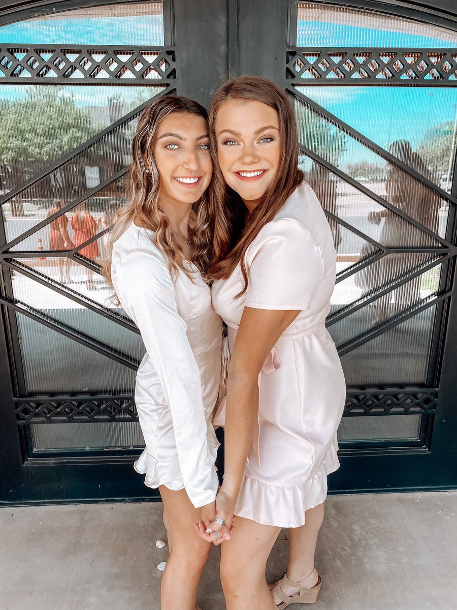 texastechadpi's tweet image. It’s not just 4 years, it’s for life 💎💙💙
We can’t wait to bring home AC ‘21 tomorrow and show them a lifetime of sisterhood and love! 💗💗
#GOADPi #techrec21 #ttu25 #AC21 #BoomBoom #Sisterhood