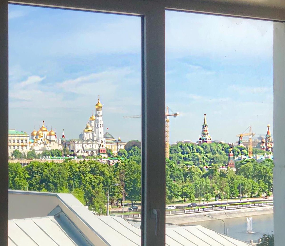 akulash's tweet photo. @LyaCreamy здравствуйте! У меня к ВАМ не прилично уникальное коммерческое предложение.. Снимаю порно прямо с видом на красную площадь, все моменты, детали обсудим с Вами. Пишите! На связи. https://t.co/5m8BTd8Gwq