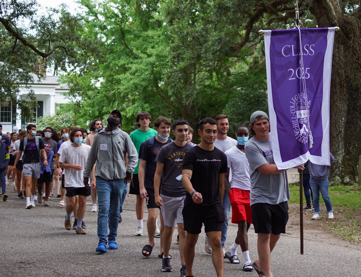 shcsga's tweet photo. SGA welcomes the class of 2025 to the Hill! “You are officially part of our community, which comes with great pride and great responsibility.” - SGA President, Mary Grace Sullivan. https://t.co/pUWFpr9wnG