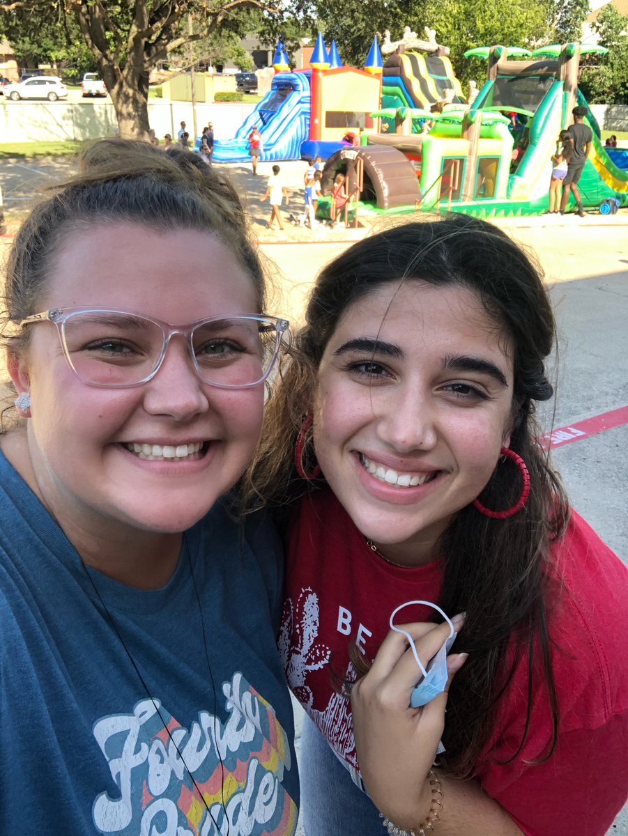 Bransford Round Up is a boot scootin’ time!!!🤠💙❤️ <a href="/BESTexans/">BESTexans</a> <a href="/bestexanspta/">bestexanspta</a> <a href="/kaylashaffergc1/">Kayla Shaffer</a> <a href="/BESChapman1/">Brittany Chapman</a> <a href="/Miss_AlexDiaz/">Alex Diaz</a>