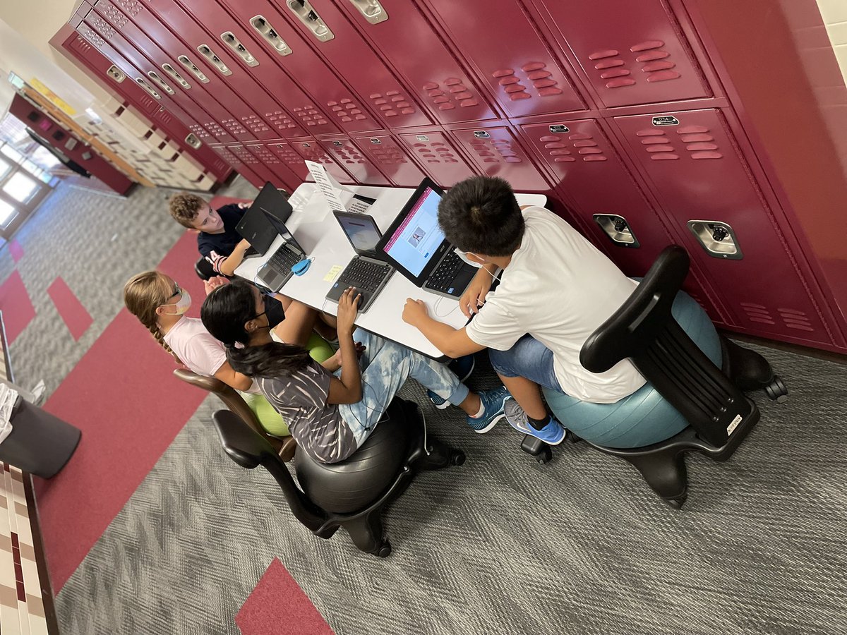 bluesandpiper's tweet photo. Academy Connect students were all about rotating through their stations today. Working on their keyboarding, Pearson411 and library orientation with @BrandiGrantLIB #CampusBadges #PatriotStrong https://t.co/M3NVOMe94X