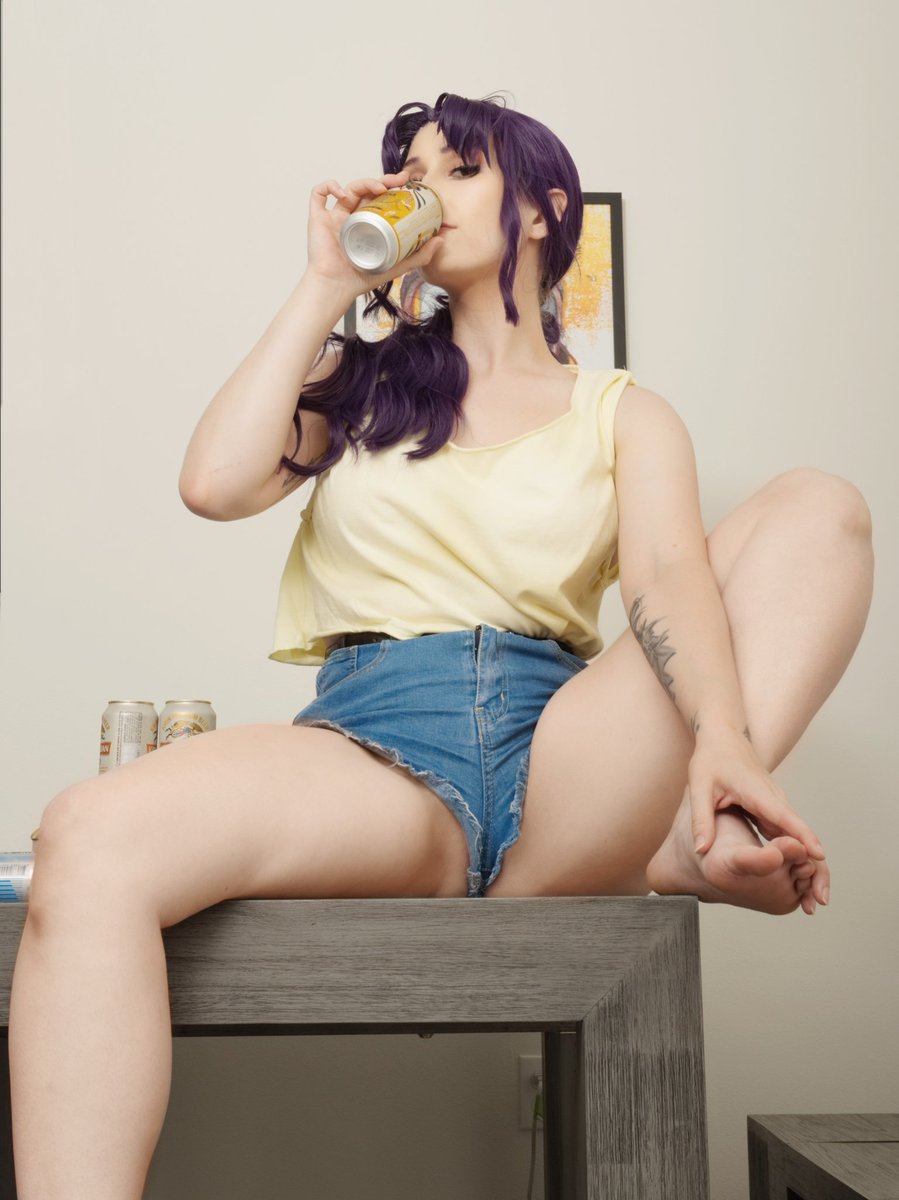 Zora33belle's tweet photo. Would you like to have a drink with me?
.
.
#Misato #Evangelion #NeonGenesisEvangelion #NGE #Misatocosplay #MisatoKatsuragi #NERV https://t.co/KWiXdSjb6L