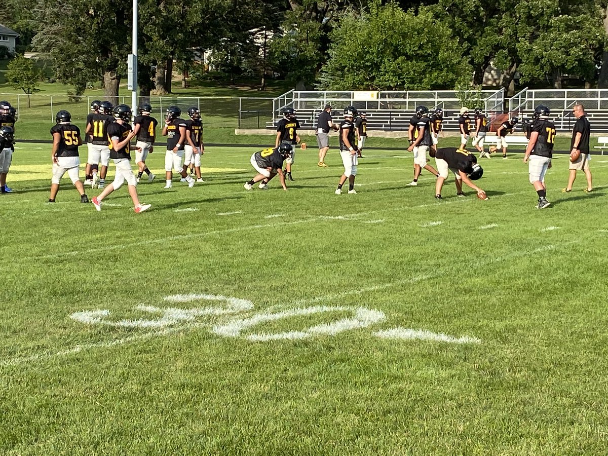JHollingsworth6's tweet photo. HHS Black&amp;Gold Football scrimmage tonight at Dan Horn field. Great night for a game. Go Hornets! @D50Athletics @HHSHornets1 @DrCoreyTafoya @hobbs_carl @TimHaak2 #HarvardRising https://t.co/QQDVs3CV3m