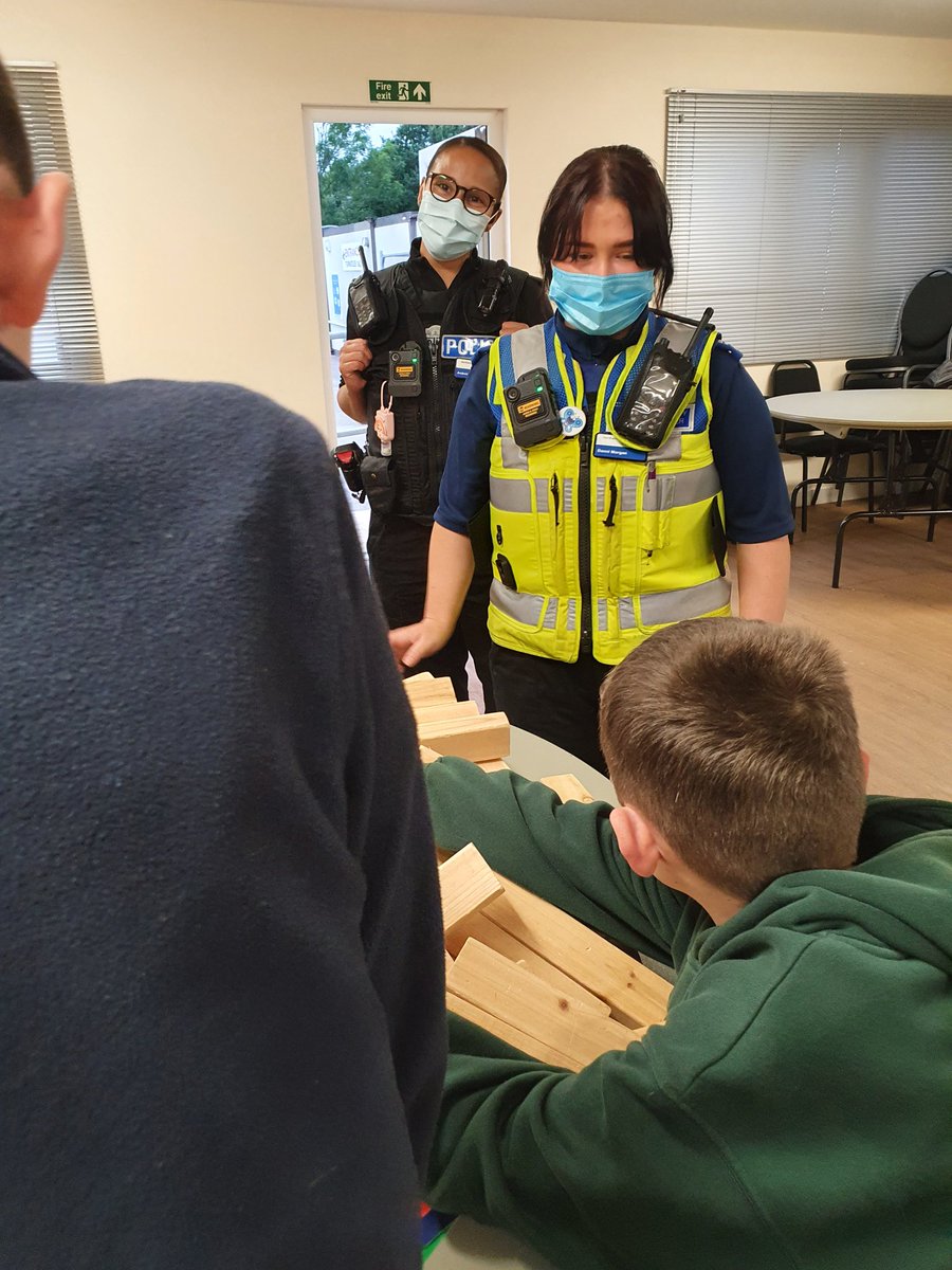 pc1649's tweet photo. Popped in to @SNYE_Youth youth club this evening with PCSO 7182. Really enjoyed meeting the volunteers and watching everyone have fun. Good opportunity to introduce myself and see the wonderful community spirit.  @BrackleyNptSgt https://t.co/Ah4ampURe6