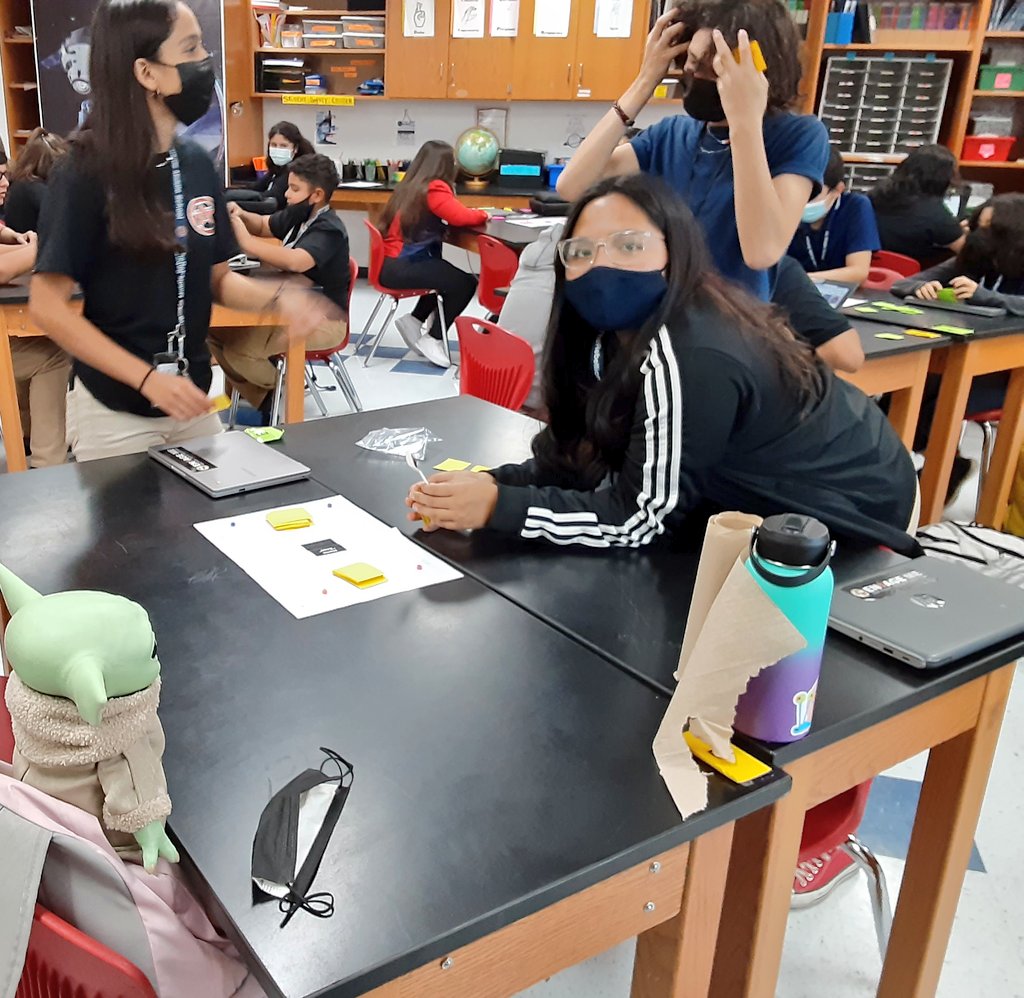 buenosDiaz_sci's tweet image. 💙🧡 seeing my Rebels have fun learning about effects of #environmentalchanges by playing ECOS game we even had a special #youngling visit our class at #TheRebellion #UNO #ForTheValley