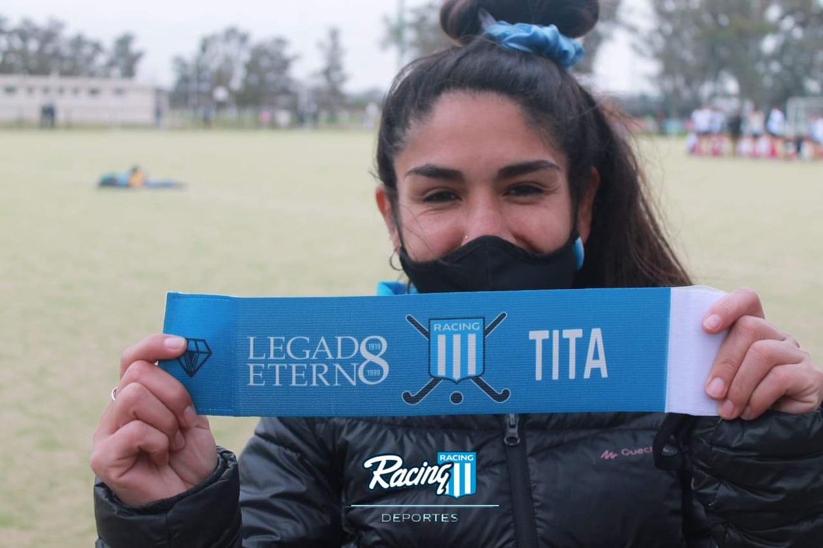 DeportesRacing's tweet image. #Hockey 🏑👩

🤔 ¿Conocías este dato de las capitanas de la TIRA B de @RC_Hockeycesped? 

😍 Esta es la cinta con la que debutaron en el torneo y utilizan las capitanas de la 7ma, 6ta y 5ta.

#VamosRacing
#DeportesRacing