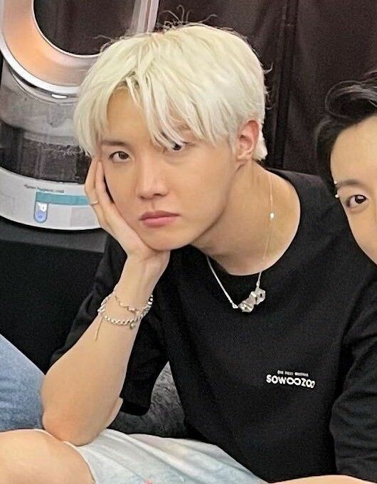 hobi pics (closed) tweet media