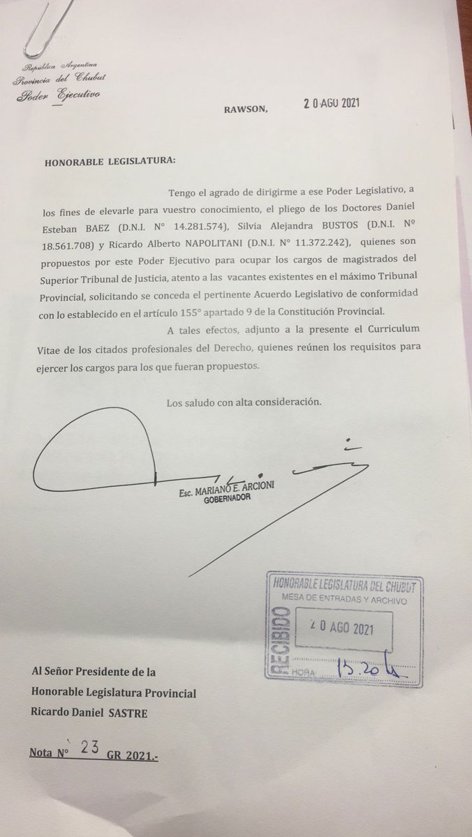 EduardoHualpa1's tweet photo. 1. @arcionimariano envió hoy a @prensalegisch  dos varones y una mujer para el STJCh. La propuesta mantiene una desigualdad de 63 años, es abiertamente ilegal y profundamente antidemocrática. Tiene parecido con la de Macri del 2016 de nombrar jueces en comisión en la CSJN https://t.co/5VhMDUFH2Y