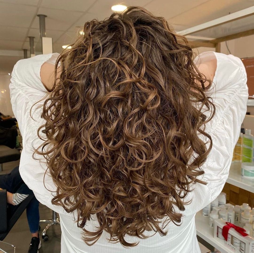 The weekend is “hair” time to let your “hair” down #mixedchickshair #mixedchickshairproducts #itsminetodefine #curlyhairstyles #curlyhairroutine #strongisthenewbeautiful