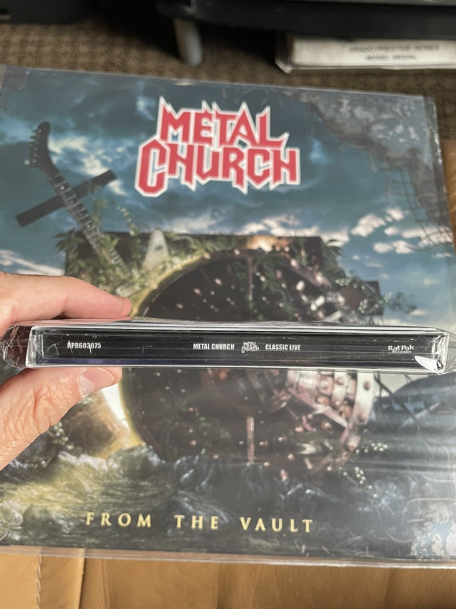clanceman65's tweet photo. UNREAL! No note. It’s a surprise. No note needed. A 🎁 from my CT brother. A #MetalChurch @ratpakrecords SUPER FAN pack! #FromTheVault vinyl 👀 Signed #ClassicLive 💿 
 @KruegerFAngel - your kindness is unrelenting &amp; always spontaneous.❤️ ya bro 😭 #RIPMikeHowe https://t.co/0xdIdnrCoy