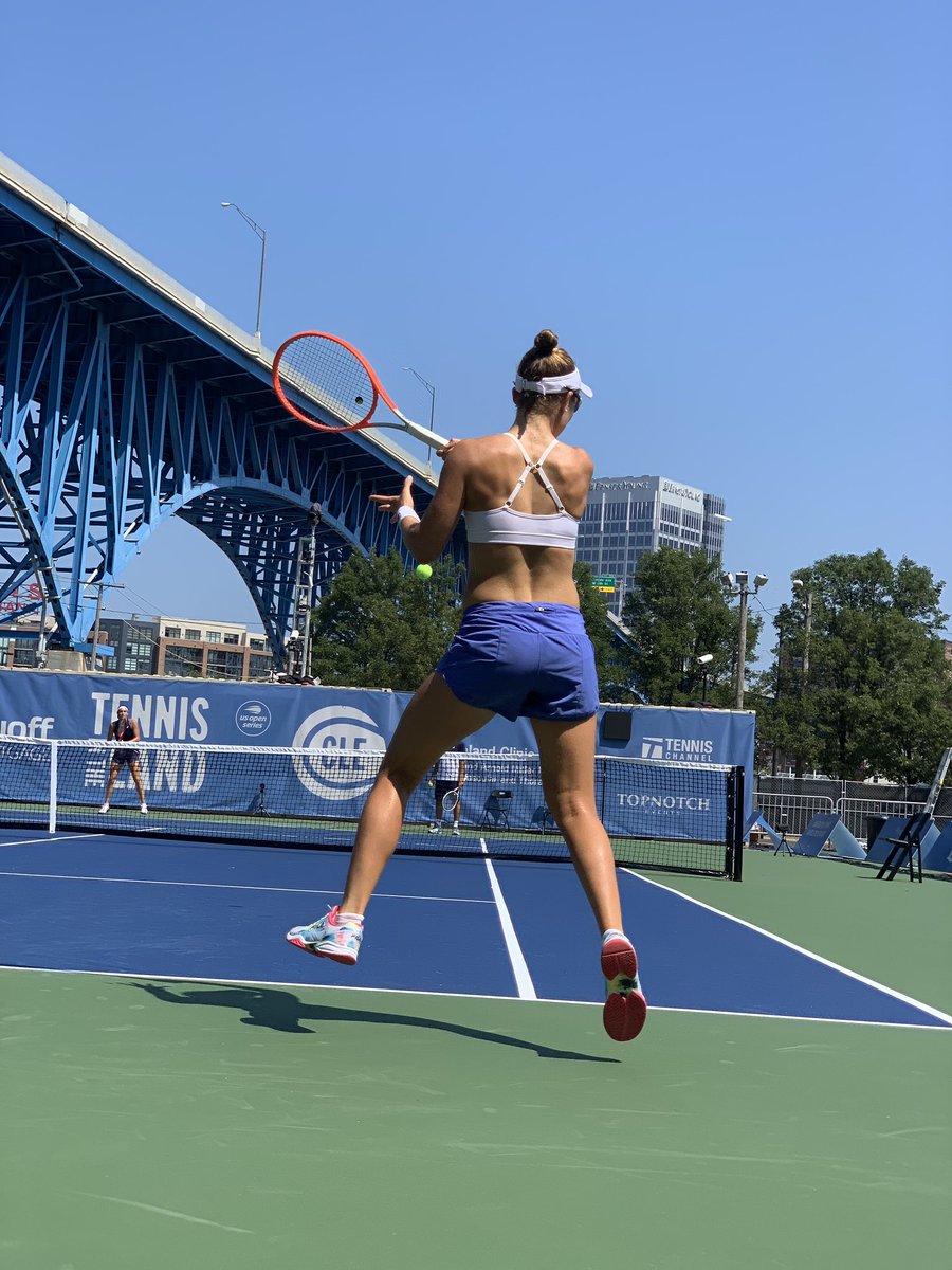 🙅🏼‍♀️🙌🏼🎾

🔜 <a href="/TennisInTheLand/">Tennis in the Land powered by Rocket</a> #Cleveland
