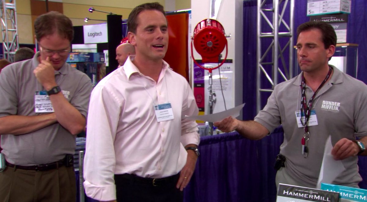 17_malmal's tweet photo. I just put together that these 2 are the same person...🤯 
@CharlesEsten #OuterBanks #TheOffice https://t.co/LcD7IbgMvV