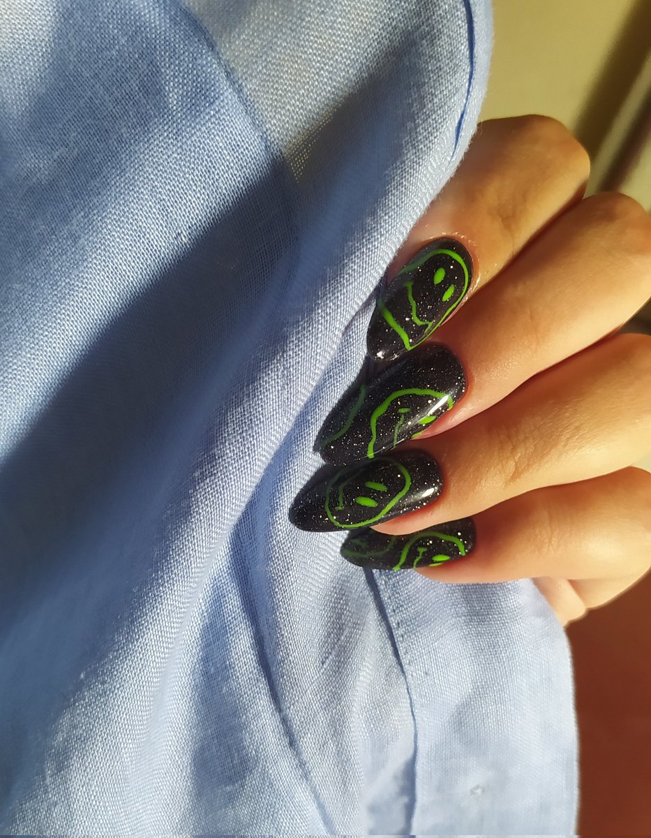 𓆏 шаурмама 𓆏 (@GhostlyDonut) | Twitter