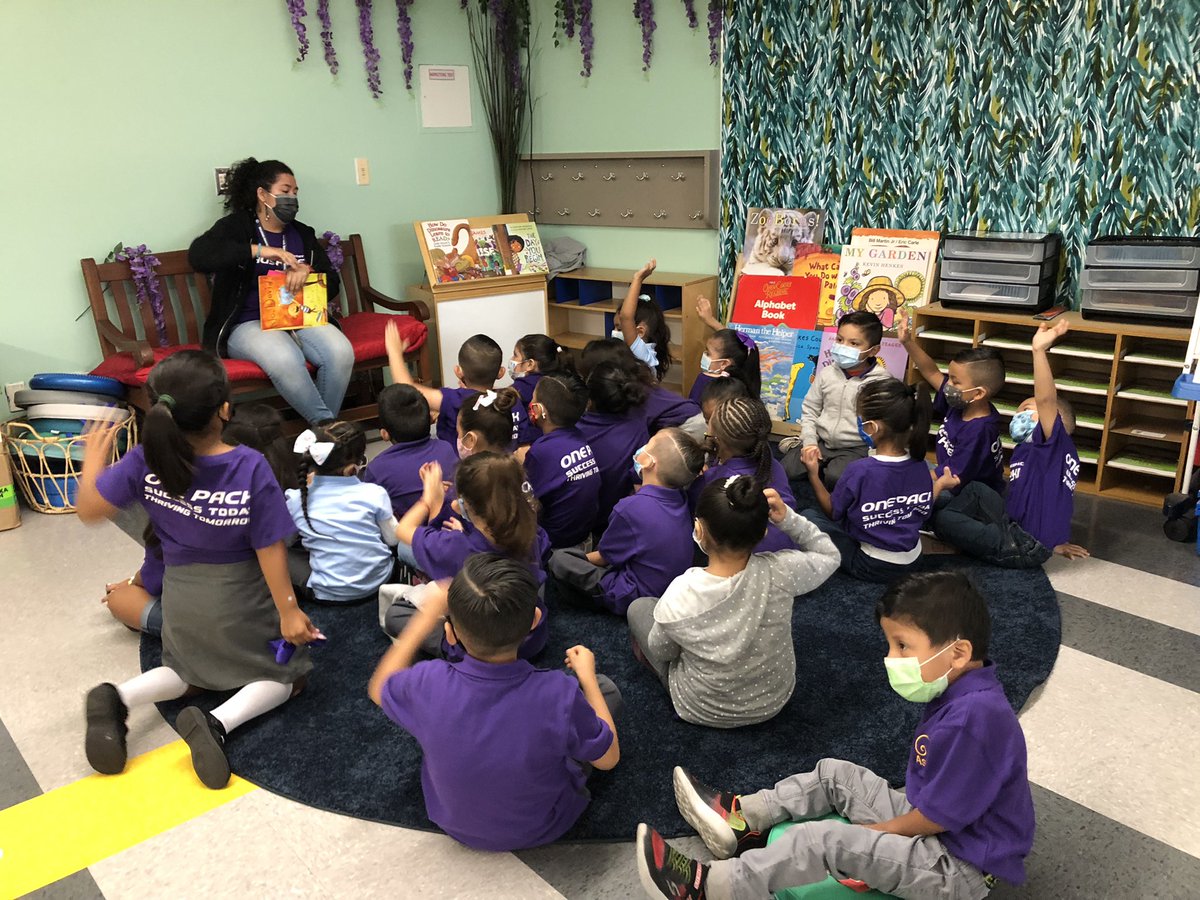 MsJ_Hernandez's tweet photo. Quick glance at the Bobcat Sanctuary  today: Morning Meeting, read aloud, and work time 🤗💜 @CHeatonPhD @MsJAyala @aspire @AspireLAschools https://t.co/3qv4OxjuVu