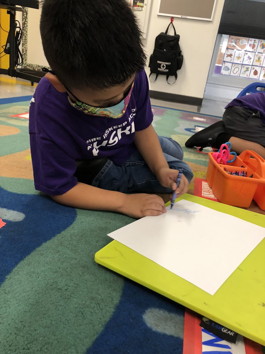 Quick glance at the Bobcat Sanctuary  today: Morning Meeting, read aloud, and work time 🤗💜 @CHeatonPhD <a href="/MsJAyala/">Jocelyn Ayala</a> <a href="/aspire/">AspirePublicSchools</a> <a href="/AspireLAschools/">Aspire LA Schools</a>