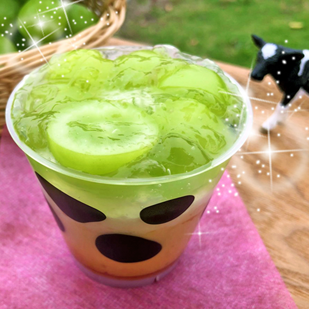 azuminomilk's tweet photo. シャインマスカットの
ぷりんやってるよ～💚
8月だけの期間限定！

オリジナルぷりんの上に
信州産の
シャインマスカットをのせた
🍮贅沢ぷりん
数量限定～😀

＊営業時間：10時〜17時

#シャインマスカットぷりん
#シャインマスカットプリン
#モーモーソフト
#あづみ野ミルク
#ミルクプリン
#安曇野 https://t.co/plj2Dysm3l