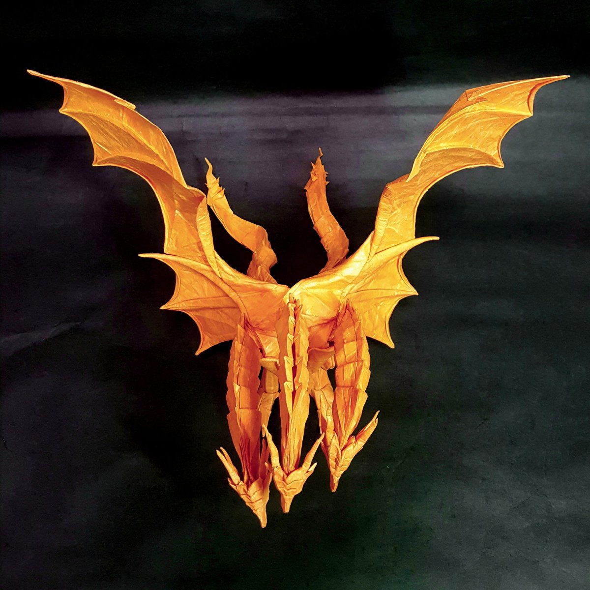 Kimvacom's tweet photo. キングギドラ
King Ghidorah CP
#折り紙 #Origami https://t.co/sVMP0igkmw