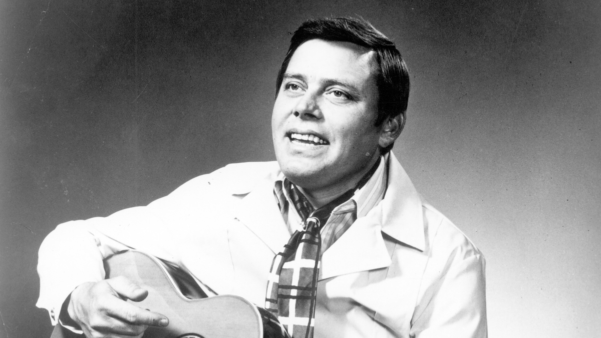 SiriusXMWillie's tweet photo. RIP Tom T. Hall #TheStoryteller 1936-2021 https://t.co/kJSNOZPGeB https://t.co/uEvWhE37bu