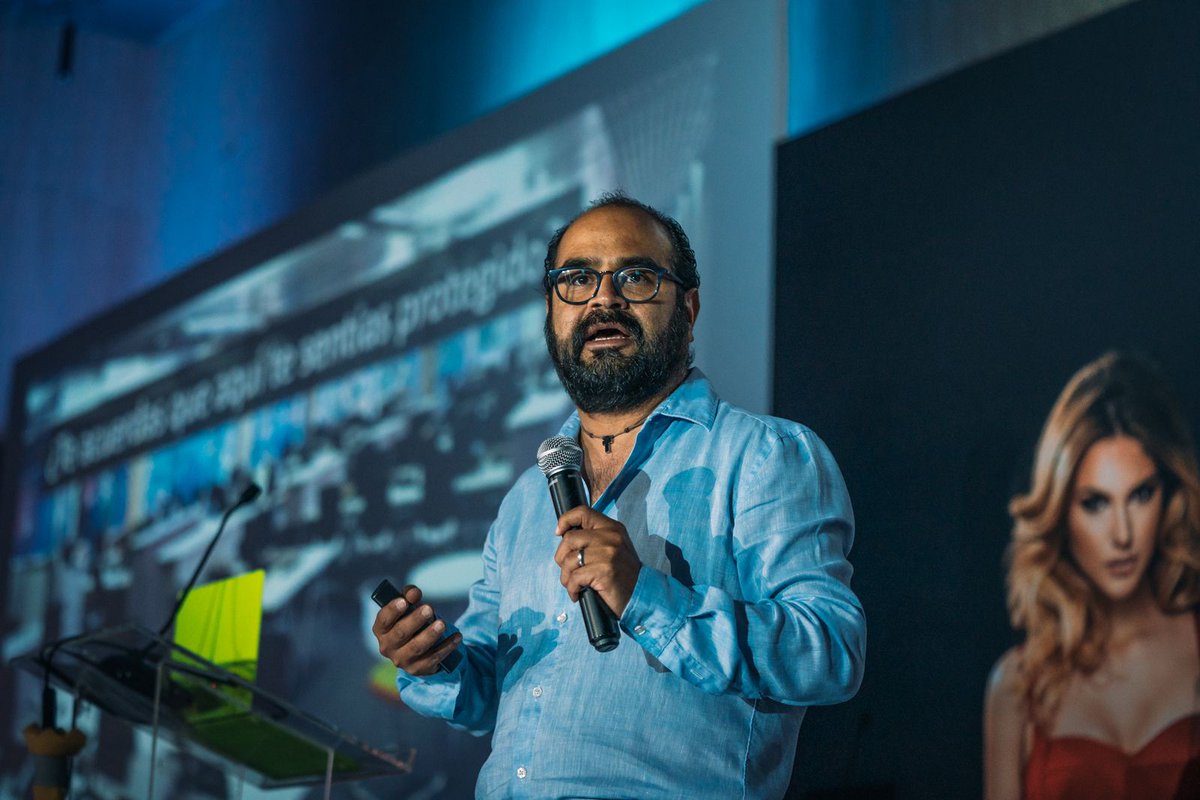 ITMastersMag's tweet photo. "El usuario se volvió el aliado perfecto del hacker".
- Víctor Mejía, Responsable del área de servicios de seguridad &amp; TI en @BestelMX.

#ITMastersForum2021 https://t.co/t8GtGgIRmr