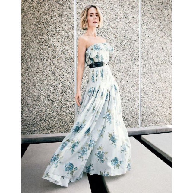paulsonsfashion's tweet photo. Sarah Paulson • Brock Collection Dosey Roses Cotton Voile Dress #SarahPaulson #SarahPaulsonFashion #BrockCollection https://t.co/aqgSQYosB5