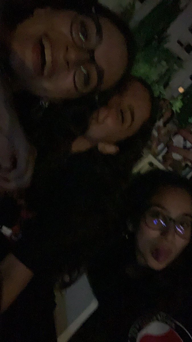 ainhoabuigues's tweet photo. Crec q no he pogut ser més feliç aquesta nit, simplement gràcies @ZooPosse per la màgia q feu, i a més per la gran companyia q he tingut, fins la pròxima més i millor vos estime🖤🧡
@Annamaas_ @miriamct02 https://t.co/EoksPSDhjm