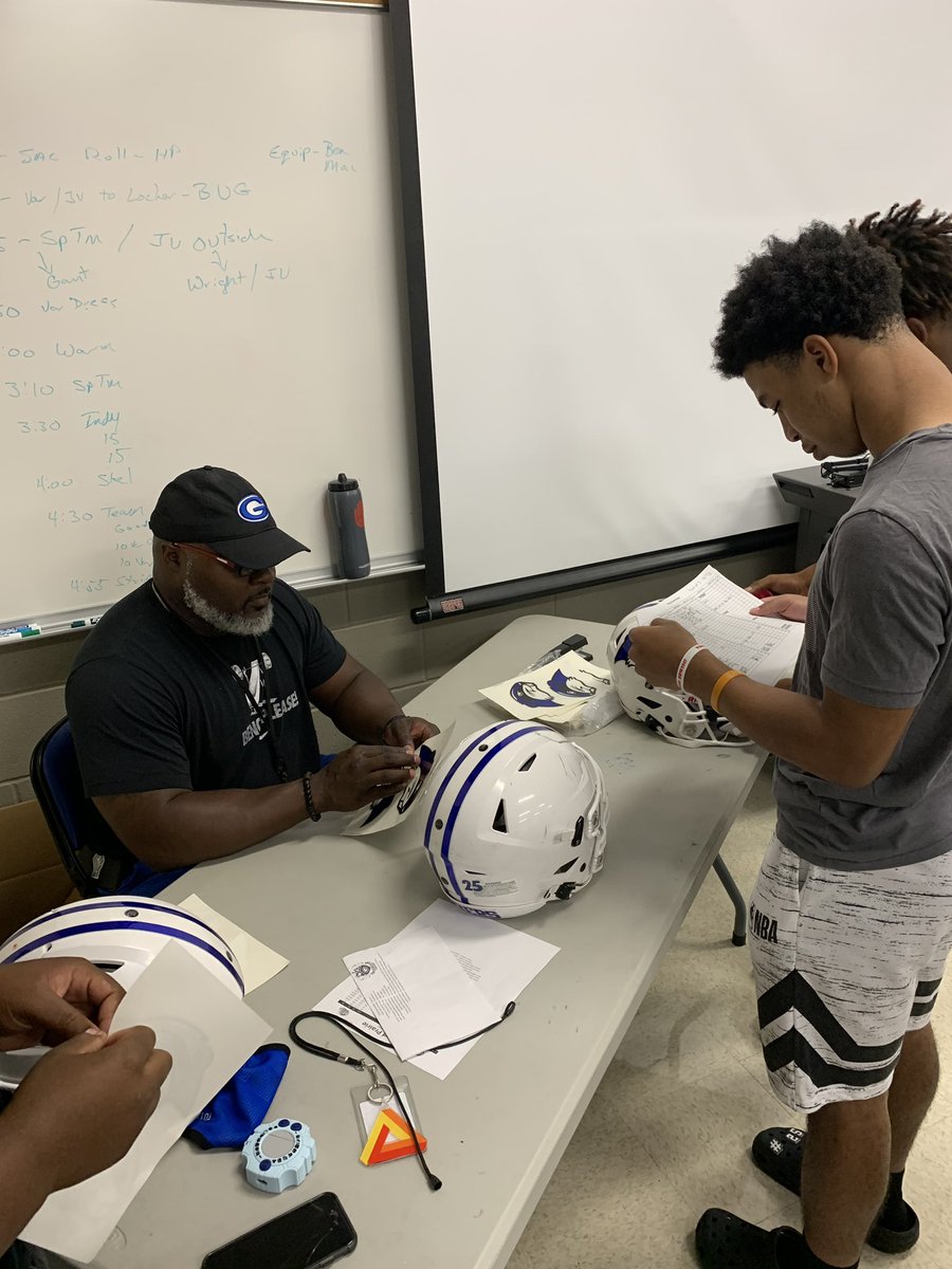 gopher_football's tweet photo. The G Night. What a wonderful time to celebrate the 21-22 Varsity Team as we put on the decals for the first time. We can’t wait to see what’s ahead for our Seniors as they take on their one last high school football season. #TheG #GopherVaristy #OneLastRide https://t.co/sthRiICsjW