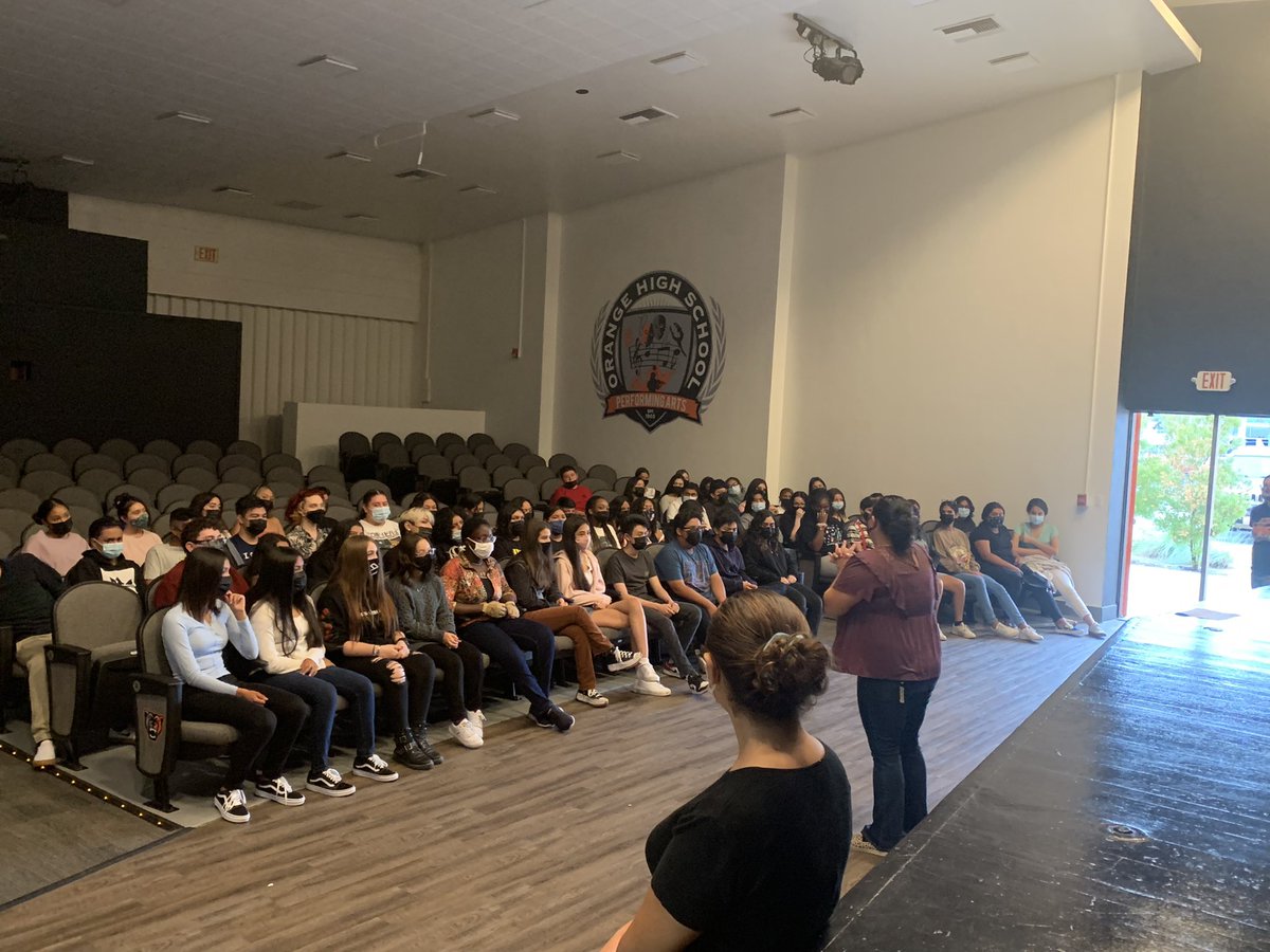 mlutherliteracy's tweet photo. @OrangePanthers Early College Students! 👏🏻👏🏻👏🏻 These Panthers are taking COLLEGE CLASSES while in high school. Talk to your counselor and JOIN US! #IGETC #youcandoit #pantherfamily @OrangeHSCoun https://t.co/4MIewwGHL2
