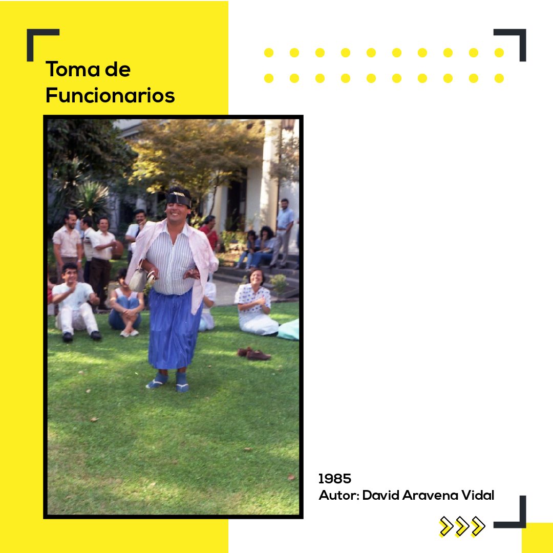 MuseoQuimfarm's tweet photo. #ATESTO
[Título] Toma de Funcionarios
[Fecha] 1985 (aproximado)
[Autor] David Aravena
@QuimicaUdeChile @sisibuchile @eligecultura 
#fotografía #Photography #exposición #museo #exposiciónvirtual #laboratorios #mesdelafotografía #vicuñamackenna20 #funcionarios #caracterización https://t.co/RkF2zL9OTW