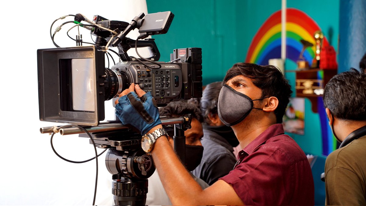 yug1994's tweet image. Filmmaking is such a collaborative process that no one person can take all the credit. It&apos;s a complete teamwork, and I am thankful to have a team like that! 

BTS from our recent shoot..📷

@boathouse_media

#setlife #shootbts #teamwork #commercial #videoproduction