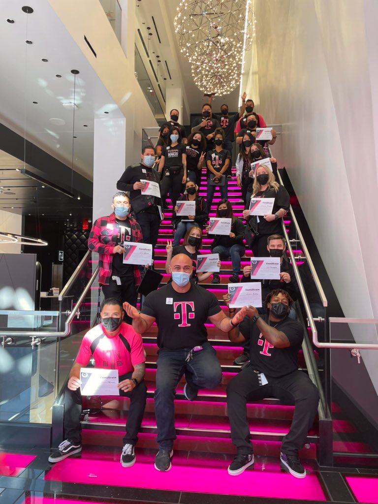 DancerVik's tweet image. It’s Showtime ladies &amp;amp; gents!📸🤩 Las Vegas Signature proudly presents to you it’s newest additions to its family. ❤️ NOW CERTIFIED &amp;amp; READY✨✅ #TMobile #TMobileVegasStrip #MobileExpert #Signature