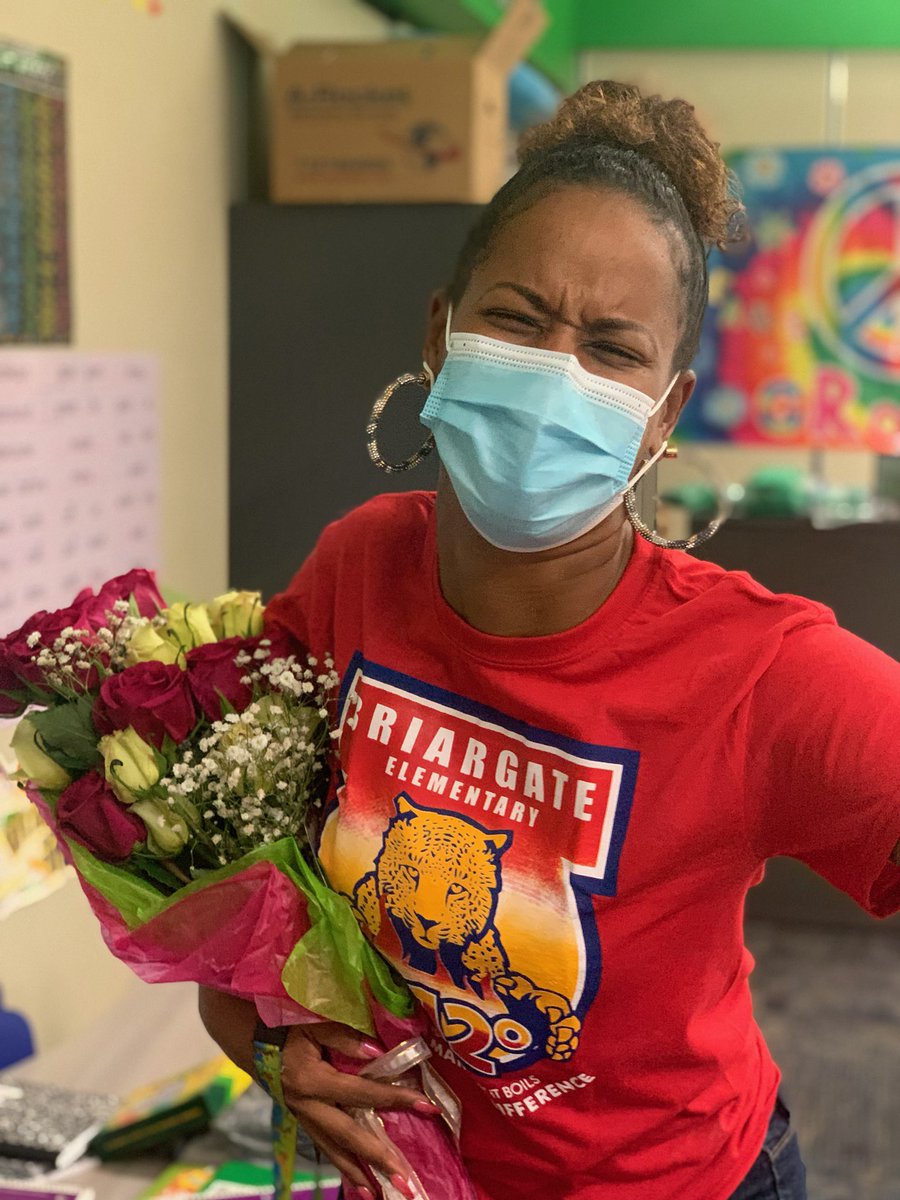 BGE_Jaguars's tweet photo. Congratulations Ms. Spurling! Our 2nd Grade Master Teacher just achieved doctoral candidacy! @Bowie_Bits @LMGarrett2000 @i4defjam https://t.co/JQrJ070bw7