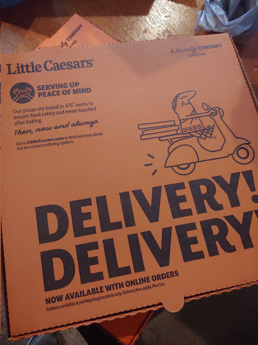 ZiaTiger's tweet photo. @PapaJohns can't wait 2 try #ShaqaroniPizza 🤣🤣🤣 after notification on app that my order "was ready" I had 2 wait another 25 min to be told that it will be "out soon". 10 min later "it's in the oven". Cancelled order &amp; drove 2 @littlecaesars &amp; got 2 pizzas &amp; drove away in 2 min https://t.co/W3Kaek91I0