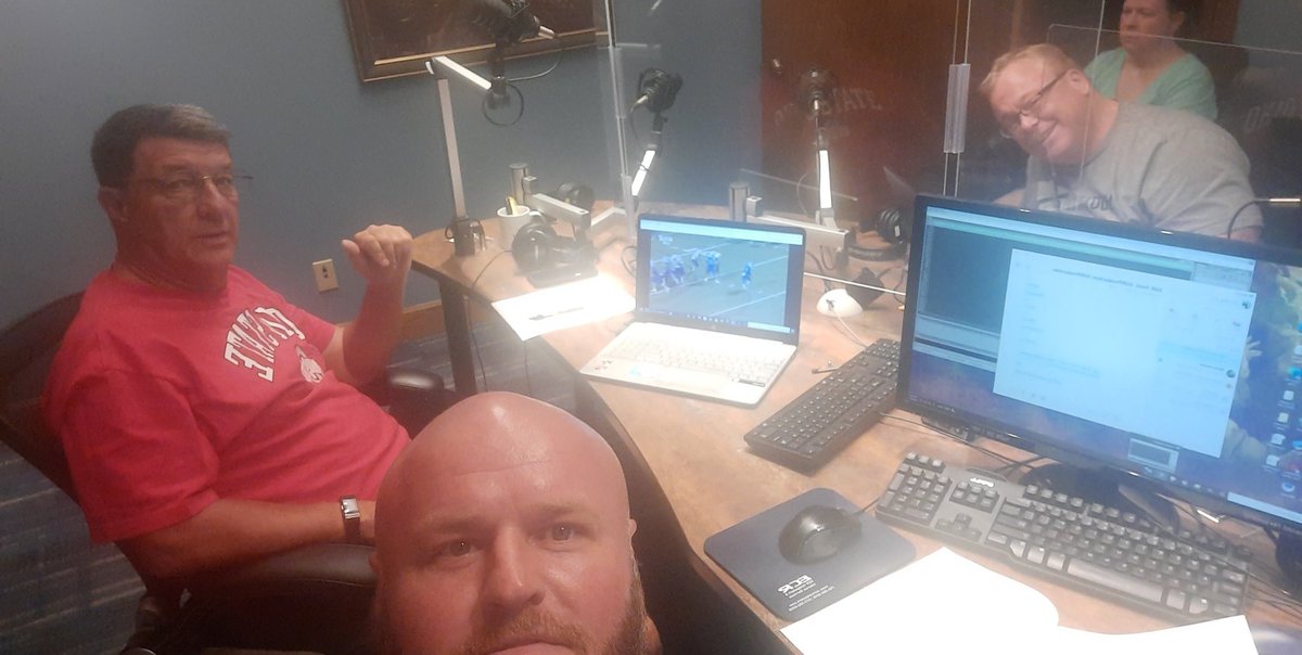 ShakeNBaker971's tweet photo. Getting ready for the 1st @AM820scoreboard of the year with @TWLeeCochran and Coach Larry Wolf!! Tune in from 9-11p or online at https://t.co/UqRCzgKKcK
@ThisWeekSports https://t.co/OJvER4vRp5