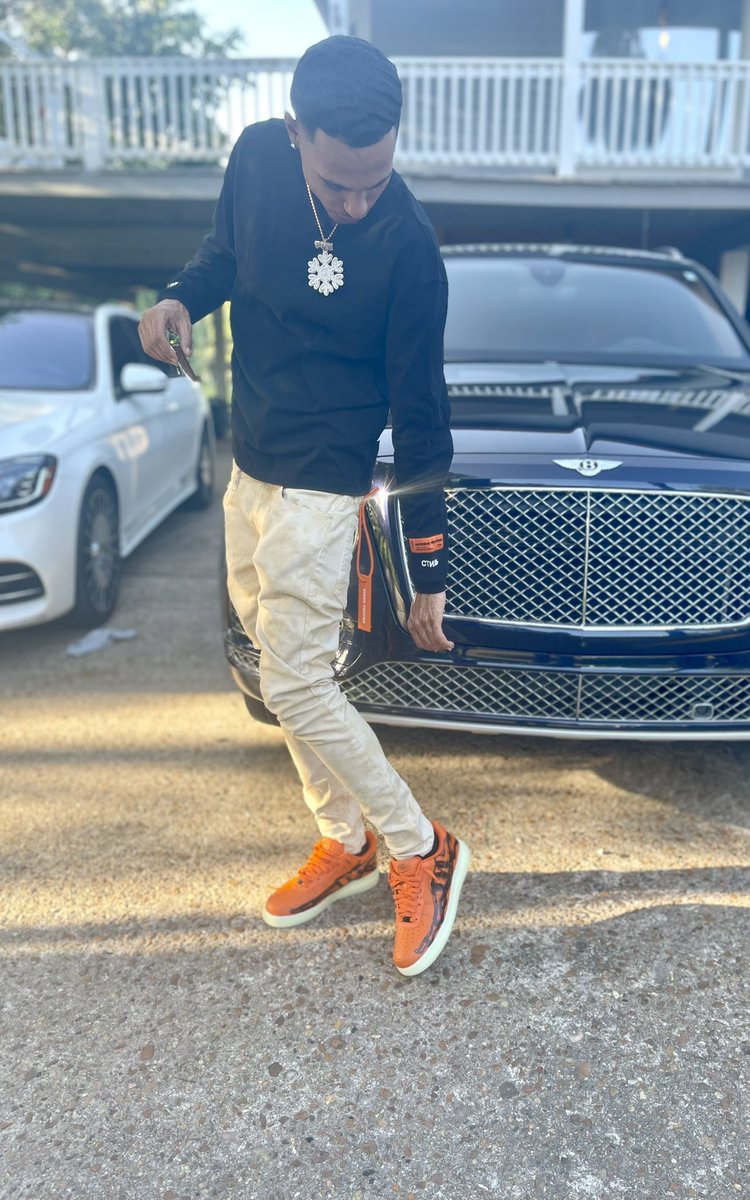 kainpme's tweet photo. Whole lotta pain but a young nigga blessed 🤞🏽 #PME https://t.co/Agsc8Hsb3N