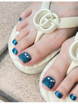 Mslash Nail School على تويتر スクール生の紹介 マーメイドシェルネイル 夏らしいマーメイドのようなブルーラメで 親指にぷっくりとした貝殻アート 夏の海を感じられるフットネイルに ネイリスト 中島 真悠 ナカジマ マユ 癒しをお届けします T Co Mslash Nail School على تويتر スクール生の紹介 マーメイドシェルネイル 夏らしいマーメイドのようなブルーラメで 親指にぷっくりとした貝殻アート 夏の海を感じられるフットネイルに ネイリスト 中島 真悠 ナカジマ マユ 癒しをお届けします T Co