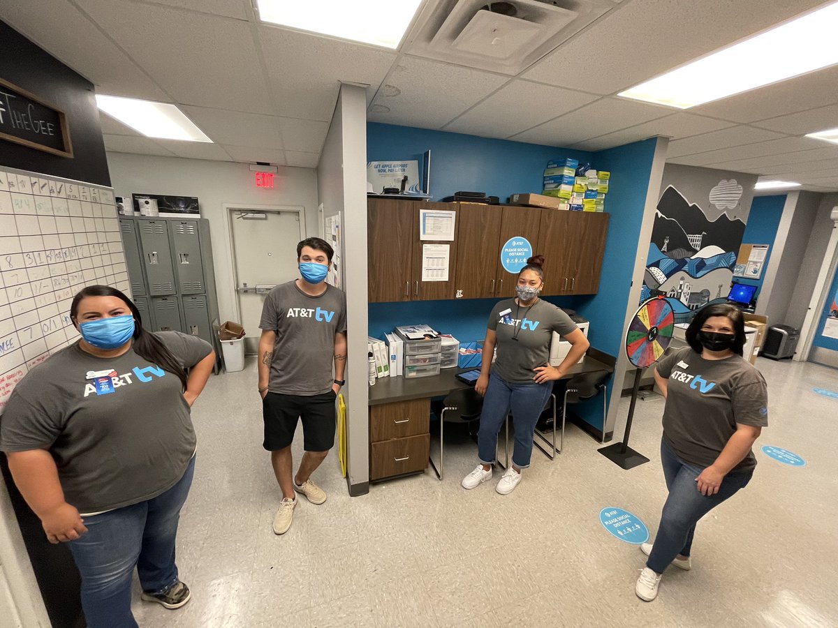 It’s fellowship Friday and Twin day at The Gee!!! This team is 🔥🔥🔥🔥 Just get some popcorn and watch! <a href="/clauren12/">Cami Henning</a> <a href="/MuskogeeTeam/">Team Muskogee</a> @H4N1KO <a href="/Woody0709/">Chris Woodard</a> <a href="/KAMOkonnects/">𝐾𝐴𝑀𝑂</a>