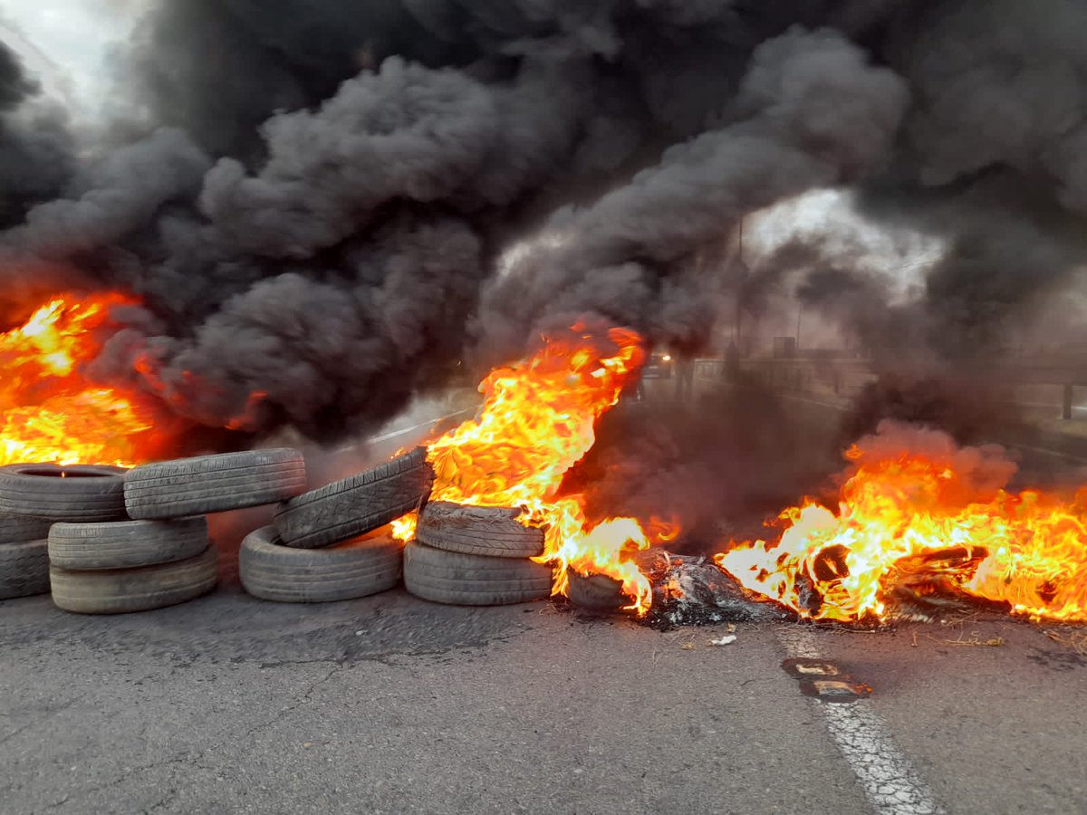 ProtestsMedia's tweet image. Artisanal fishers protested across Chile against the environmentally harmful Dominga mine and the lack of benefits they have, demanding bonuses and subsidies for small fishing operations that are already provided to large corporations in the same sector.
protests.media/artisanal-fish…