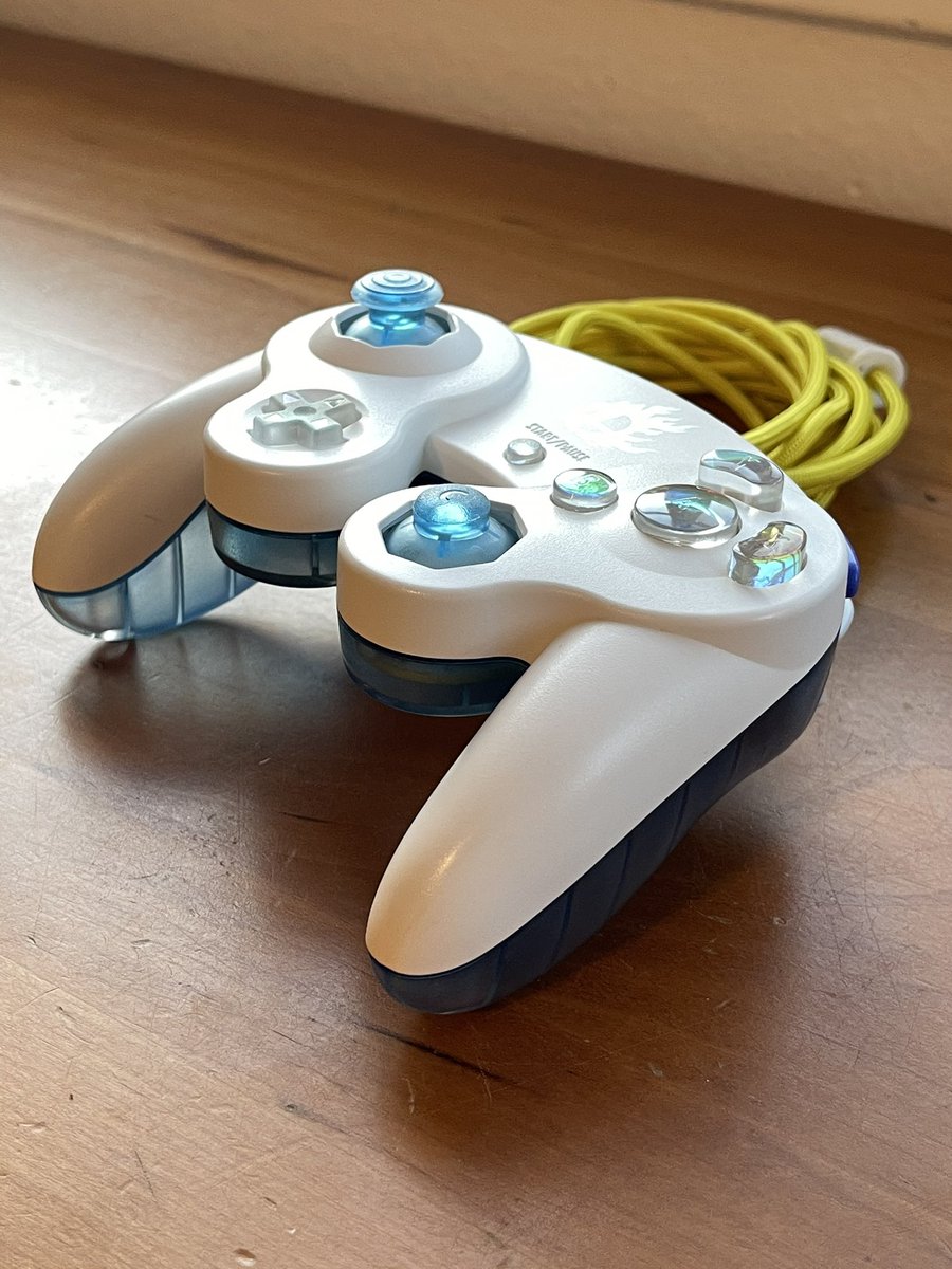 jessewphoto's tweet image. Last one for the day, got a back shell from @CrystalCactusAZ to finish my buddies controller. Buttons by @SpookyCustoms sticks @DaFunkGaming paracord and snapback by @DeviatedInput. We love it.  #cgcc #customgcc #customgamecubecontroller #nintendo #ssbu #SuperSmashBrosUltimate