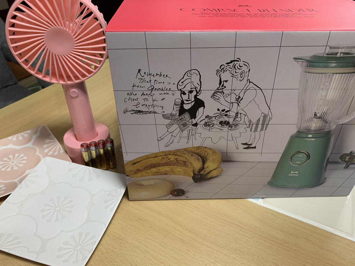 illuminates_the's tweet image. またまた、住宅展示場へお散歩🐾
もっとゆっくり見て歩きたいけど、とりあえずお家がある身としては、あんまり即買い的な雰囲気じゃない故、申し訳なくて😅💭
でも、お土産は貰って帰るけど🤣💕
#住宅展示場のお土産はｽｯｹﾞ～😳‼️
#BRUNO #COMPACTBLENDER
#ﾊﾝﾃﾞｨｰﾌｧﾝ
#素敵なお皿