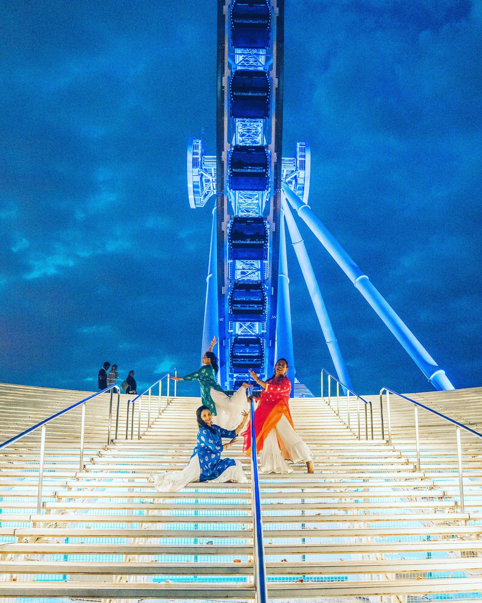 At the foothills of the <a href="/navypierchicago/">Navy Pier</a> Ferris Wheel 🎡 our team will be showcasing a performance followed with some fun interactive dancing! 
.
Don’t miss it…join us 3:00-3:15pm at the Wave Walls Move event with our lovely <a href="/seechicagodance/">SeeChicagoDance.com</a> family!
#chicagodance #bollywood