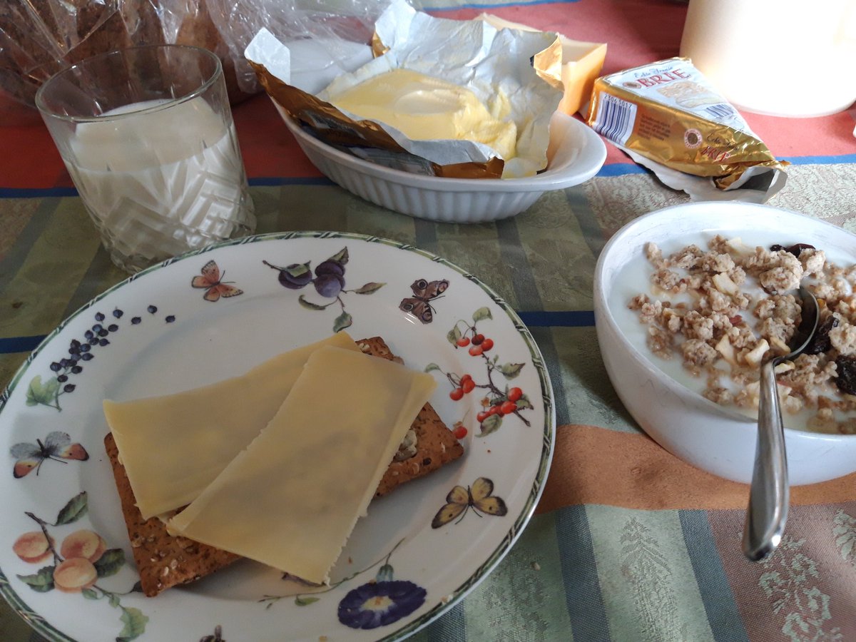 #MelkIsGoedVoorElk  heerlijk ontbijtje op deze mooie dag!☀️