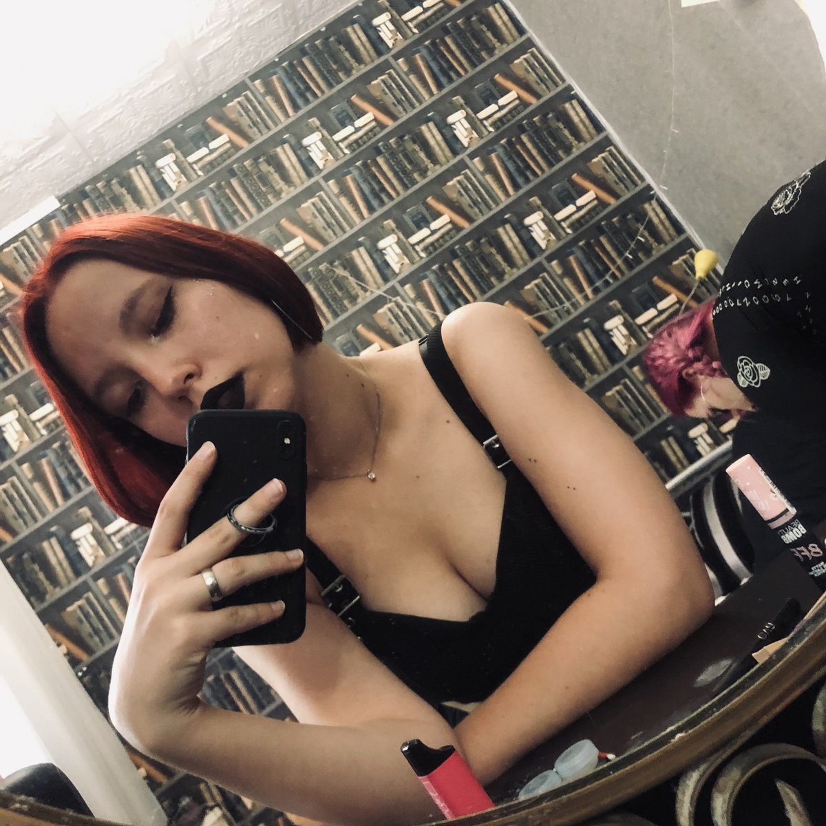 StupidMelanchol's tweet photo. Я была на концерте секс-бомбой https://t.co/D6XU37lt3X