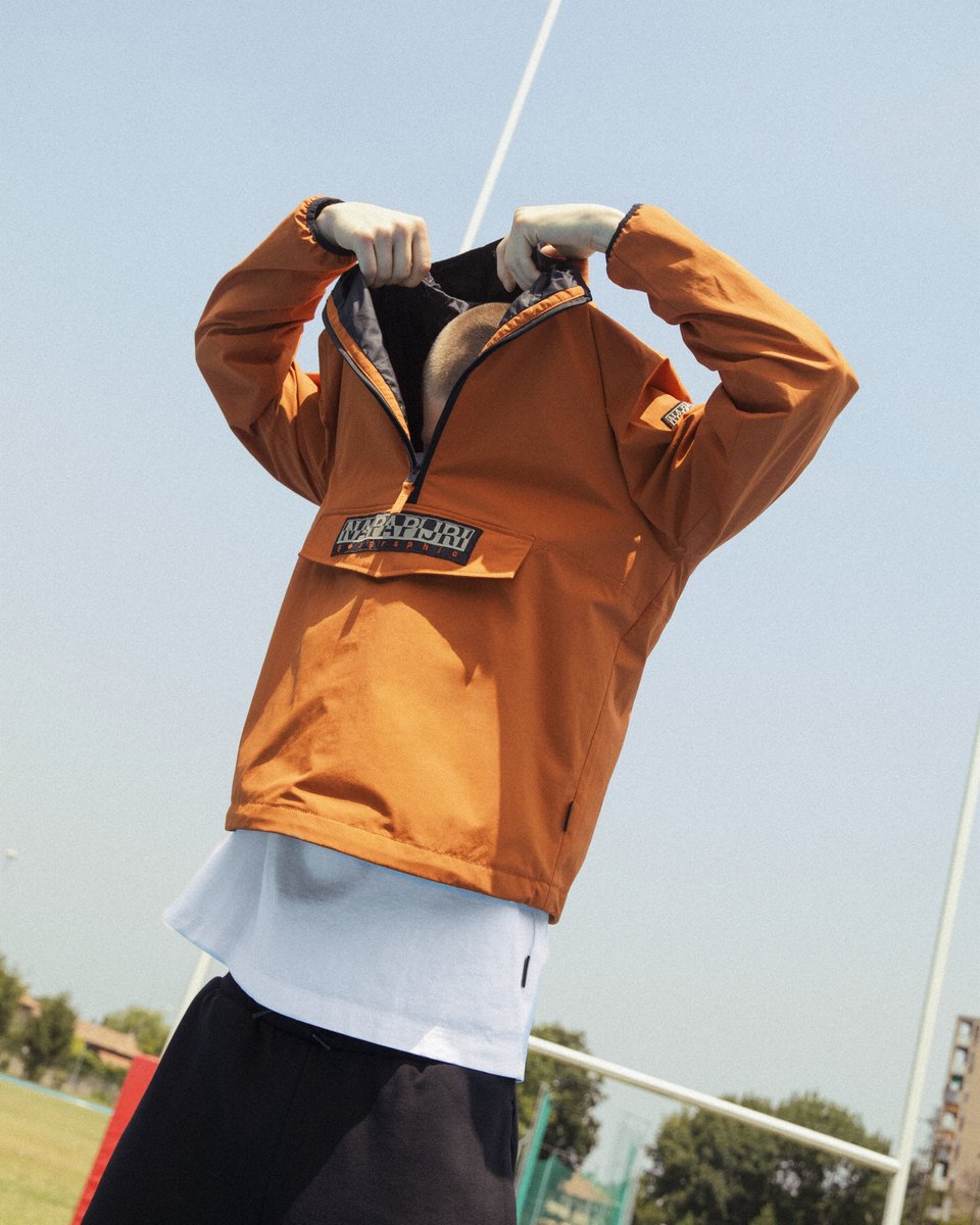 Napapijri's tweet photo. A jacket is just a jacket, until it becomes a statement.
Find your ways to express yourself, find your Rainforest jacket at https://t.co/gwuhoUvQos.
.
#Napapijri #RainforestJacket #BackToSchool #FW21 https://t.co/hJV9jIRTcq